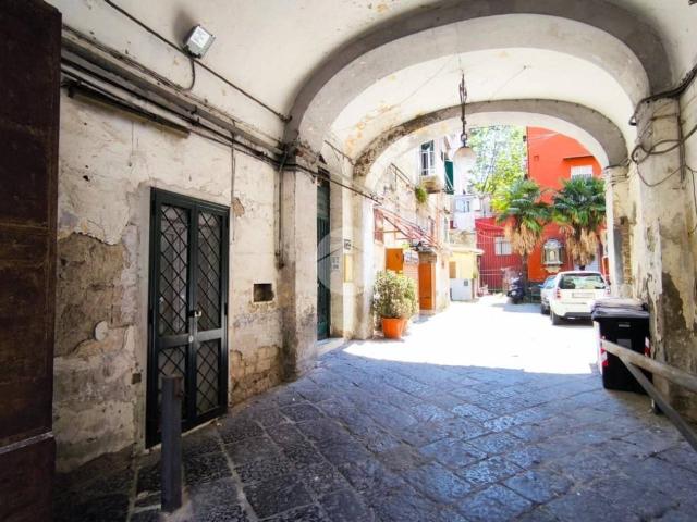 Locale Commerciale in vendita a Municipalità 5, Campania