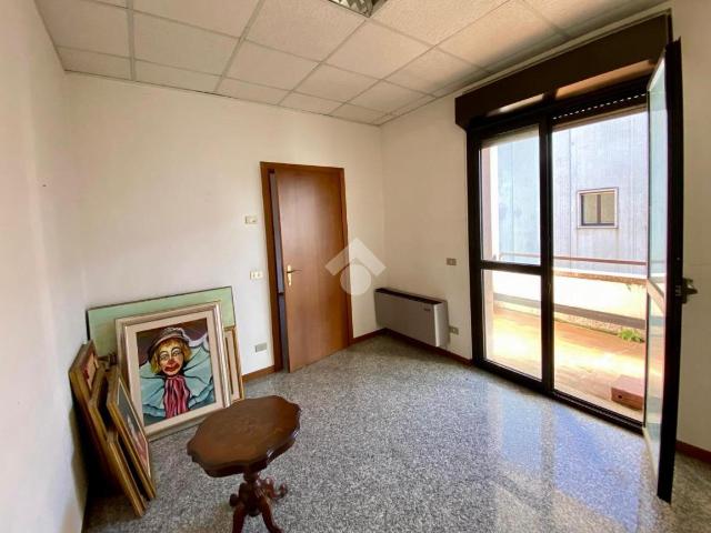 Ufficio in vendita a Negrar, Veneto
