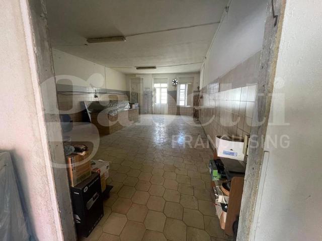 Locale Commerciale in vendita a Palazzi Saia, Oristano