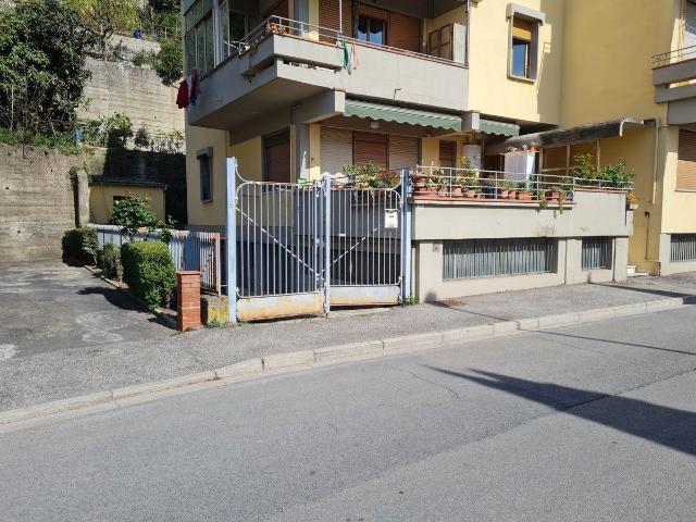 Locale Commerciale in vendita a Unione di Comuni Valdarno e Valdisieve, Pontassieve