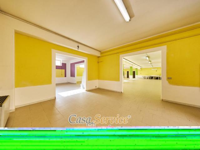 Locale Commerciale in vendita a Puglia, Lecce