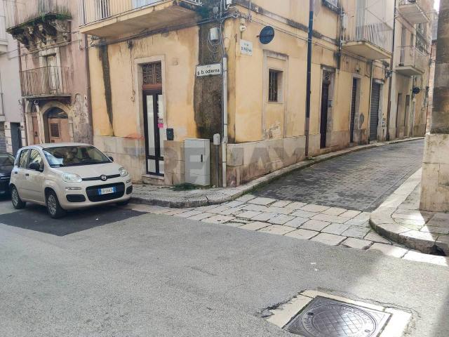 Locale Commerciale in vendita a Ragusa Ibla, Ragusa