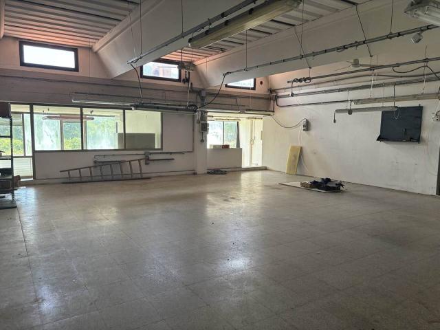 Locale Commerciale in vendita a Unione di Comuni Valdarno e Valdisieve, Rufina