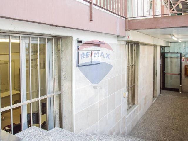 Locale Commerciale in vendita a Triulzo, San Donato Milanese