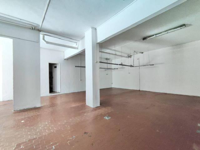 Locale Commerciale in vendita a Quinto Basso, Sesto Fiorentino