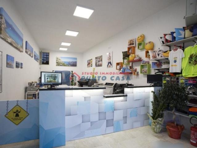 Locale Commerciale in vendita a Erice, Sicilia