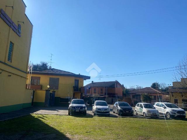 Locale Commerciale in vendita a Montagnone, Turbigo