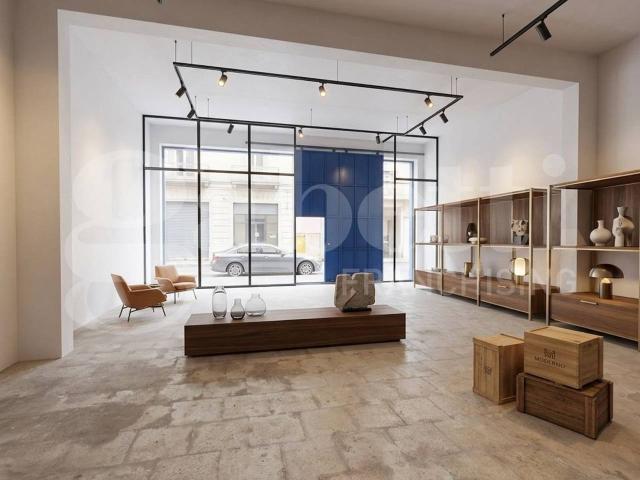 Locale Commerciale in vendita a Puglia, Lecce