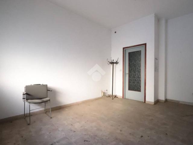 Locale Commerciale in vendita a Piemonte, Alessandria