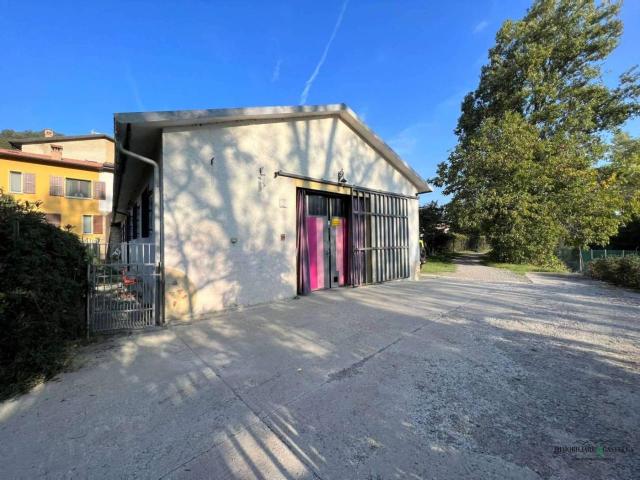 Locale Commerciale in vendita a Colline Matildiche, Re