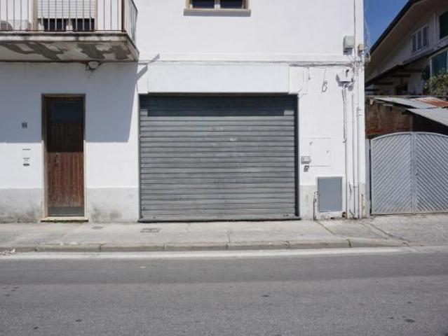 Capannone in vendita a Viareggio, Toscana