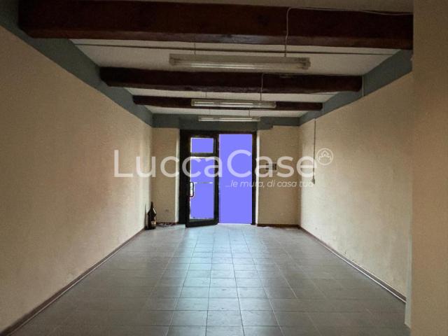 Locale Commerciale in vendita a San Concordio, Bagni Di Lucca Ponte