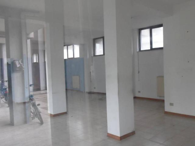 Locale Commerciale in vendita a Marche, Ascoli Piceno