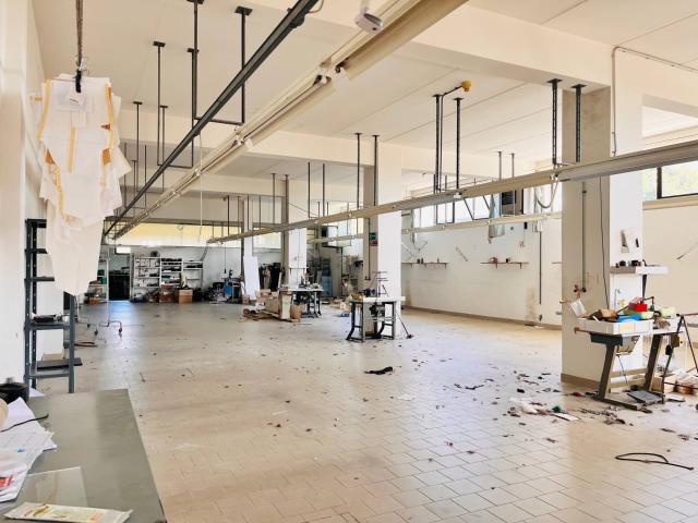 Locale Commerciale in affitto a Borghetto, Marche