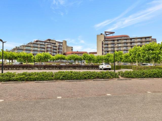 Woning te huur in Huizen, Noord Holland