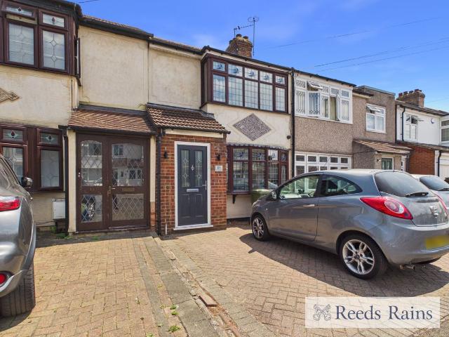 House for rent in Elm Park, Greater London