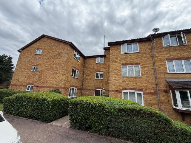 Apartment for rent in Colney Hatch, Greater London