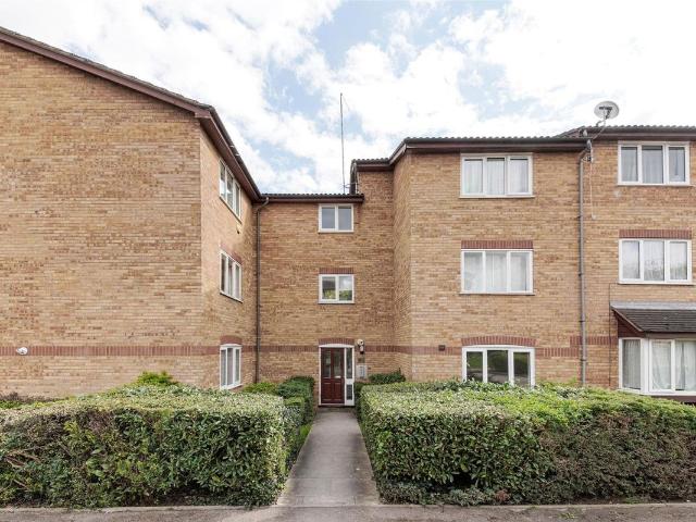 Apartment for rent in Colney Hatch, Greater London