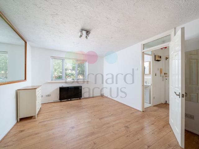 Apartment for rent in New Southgate, Greater London