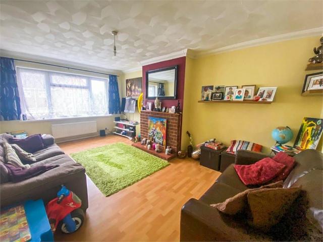 Apartment for rent in Colnbrook with Poyle, Slough