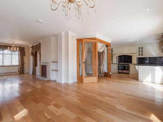 Apartment for rent in London Borough of Enfield, Greater London