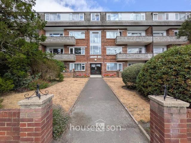 Apartment for rent in Talbot Village, Bournemouth