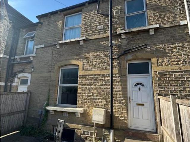 House for rent in Hillhouse, Huddersfield