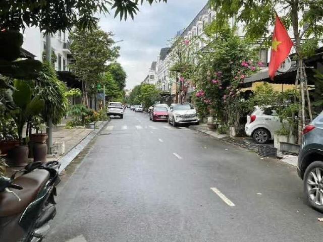 Nhà mặt phố bán tại Hoàn Kiếm, Hà Nội