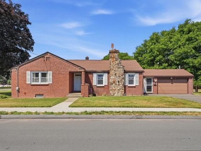 House for sale in Hampden, Massachusetts