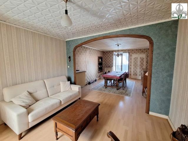 Maison vente à Mâcon, Lacrost