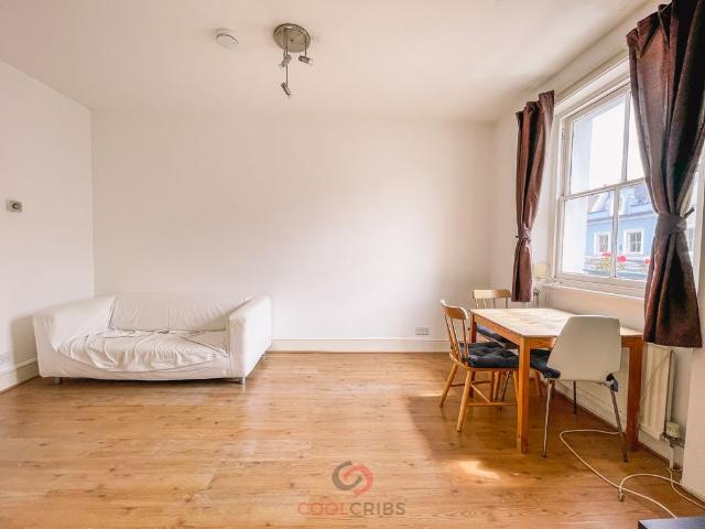 Apartment for rent in North Kensington, Greater London
