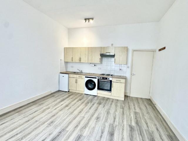 Apartment for rent in North Kensington, Greater London