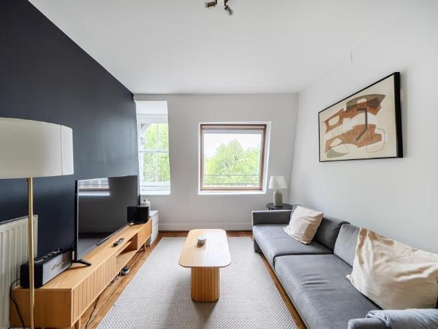Apartment for rent in North Kensington, Greater London