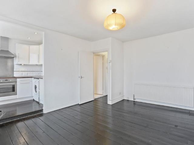 Apartment for rent in North Kensington, Greater London