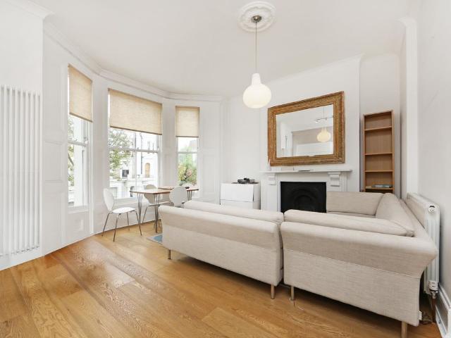 Apartment for rent in North Kensington, Greater London