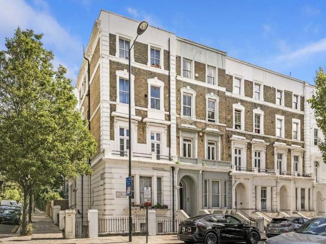 Apartment for rent in North Kensington, Greater London