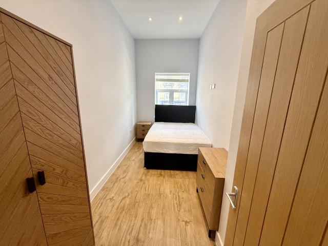Apartment for rent in North Kensington, Greater London