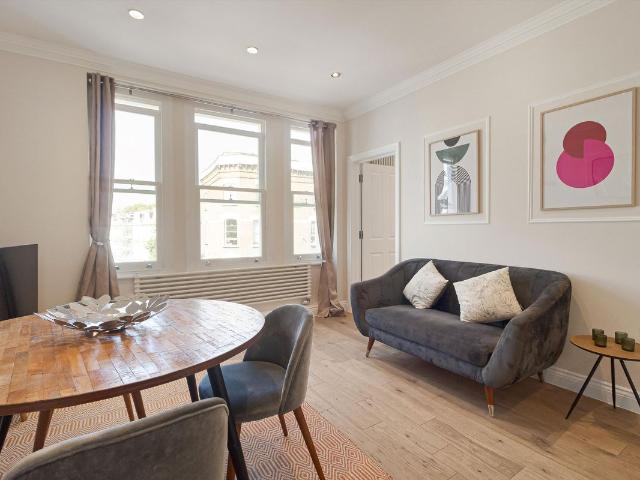 Apartment for rent in North Kensington, Greater London