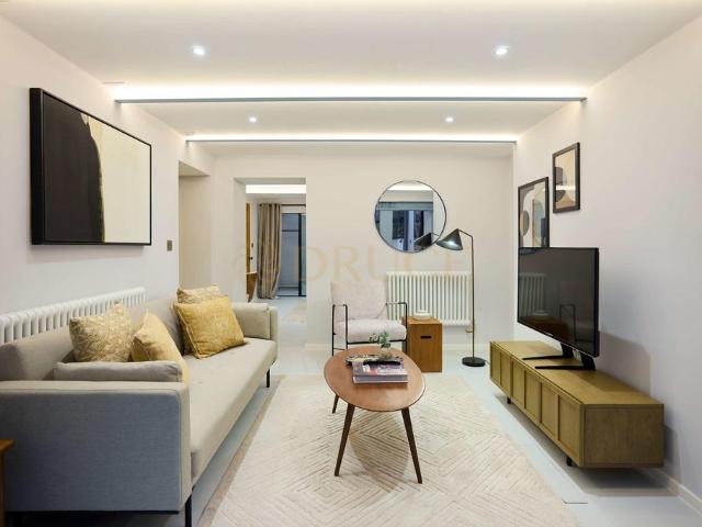 House for rent in North Kensington, Greater London