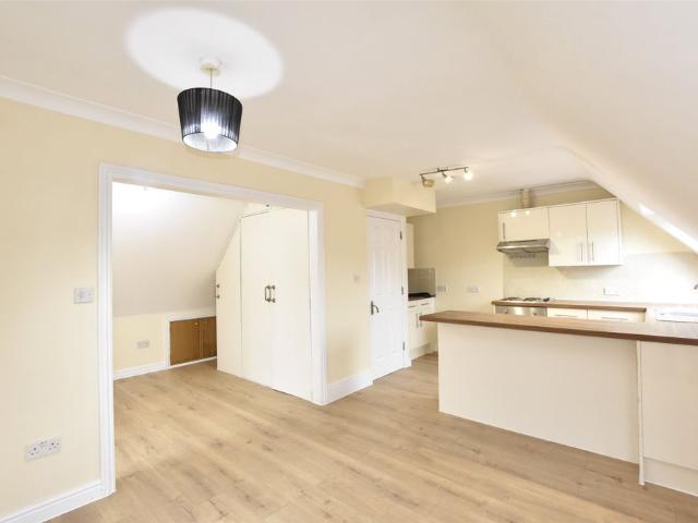 Apartment for rent in Red Hill, Surrey