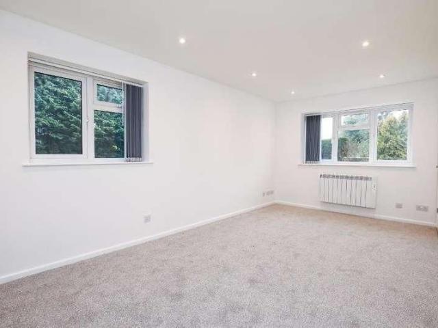 House for rent in Littleworth, Berrick Salome