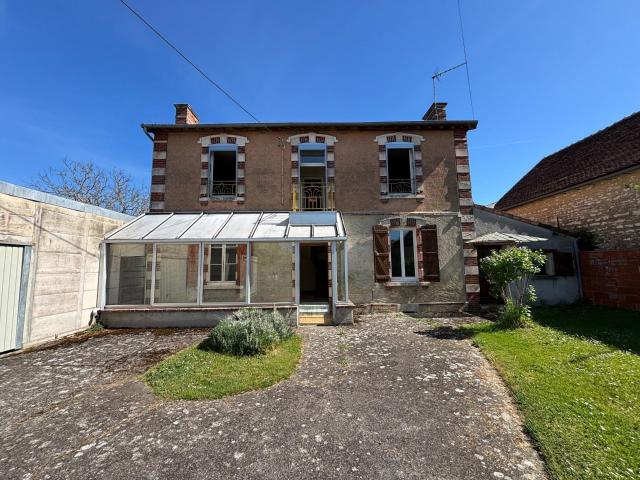 Maison vente à Auxerre, Laduz