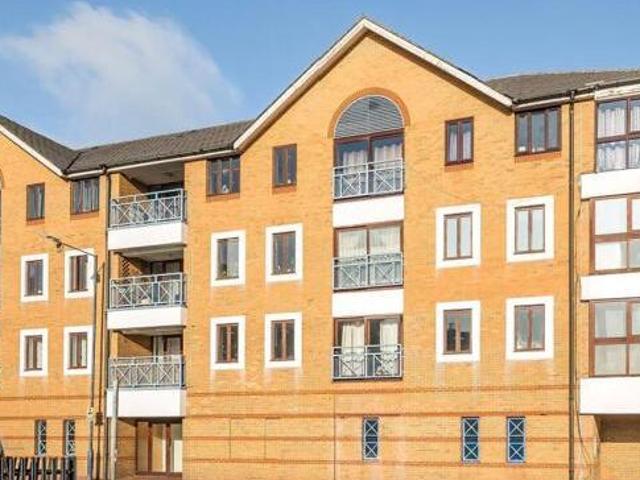 House for sale in Kingston Upon Thames, Greater London