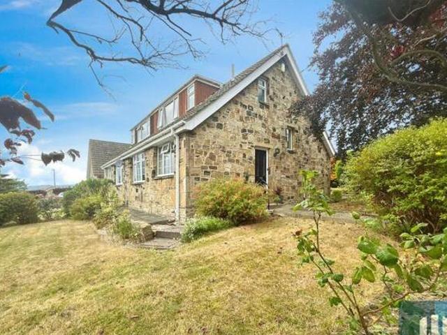 House for sale in Mirfield, West Yorkshire
