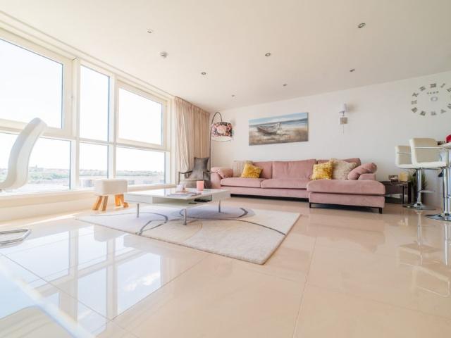 Apartment for rent in Cardiff International Sports Village, Falcon Lodge
