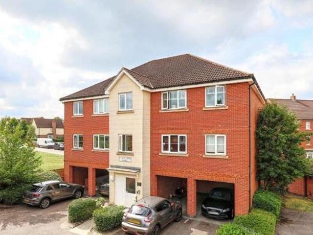 House for sale in Kings Hill, Colliers End
