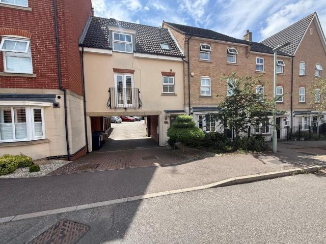House for rent in Kings Hill, Colliers End