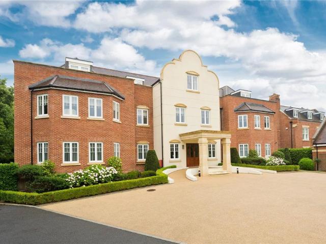 House for rent in Sunningdale