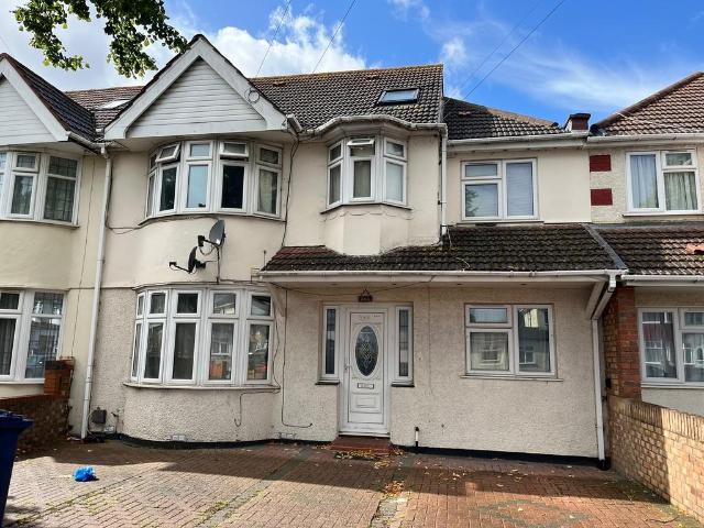 House for rent in London Borough of Ealing, Greenford