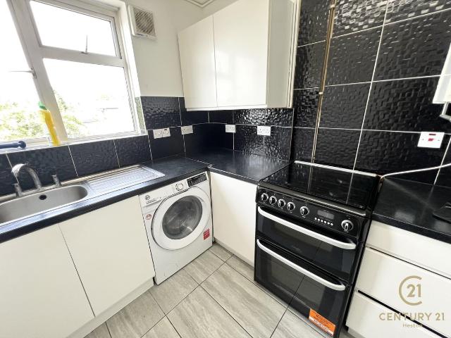 Apartment for rent in London Borough of Ealing, Greenford
